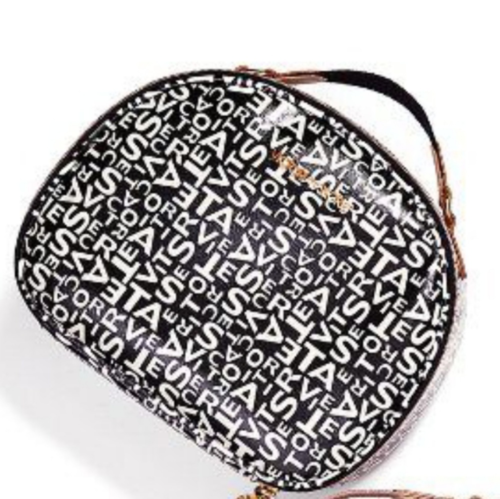 VS Supermodel essentials Train Case